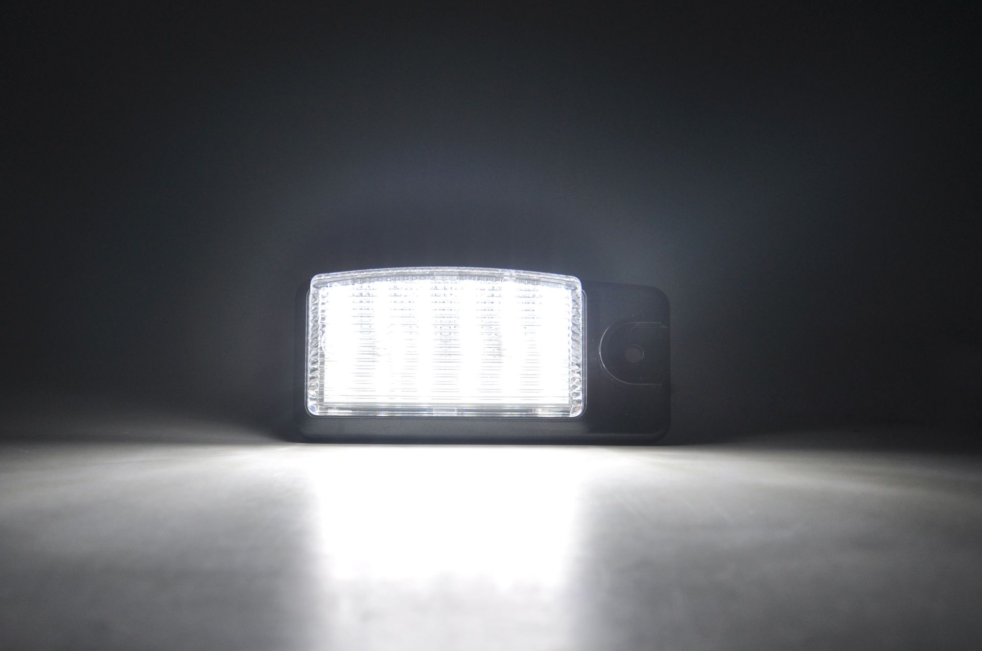 products/870/led svetla za tablice x-trail.jpg - LED SIJALICE ZA OSVETLJENJE TABLICE - NISSAN 031805 - Xenon Svetla Beograd